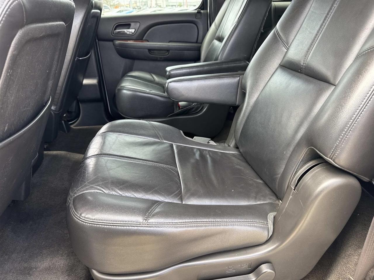 Chevrolet Suburban LT 1500 2WD 2014