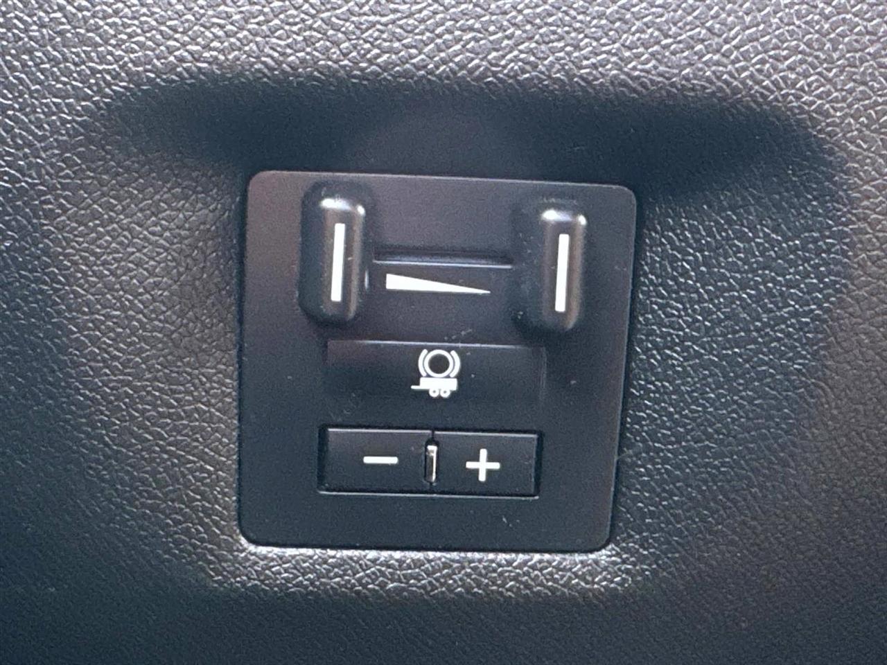 Chevrolet Suburban LT 1500 2WD 2014