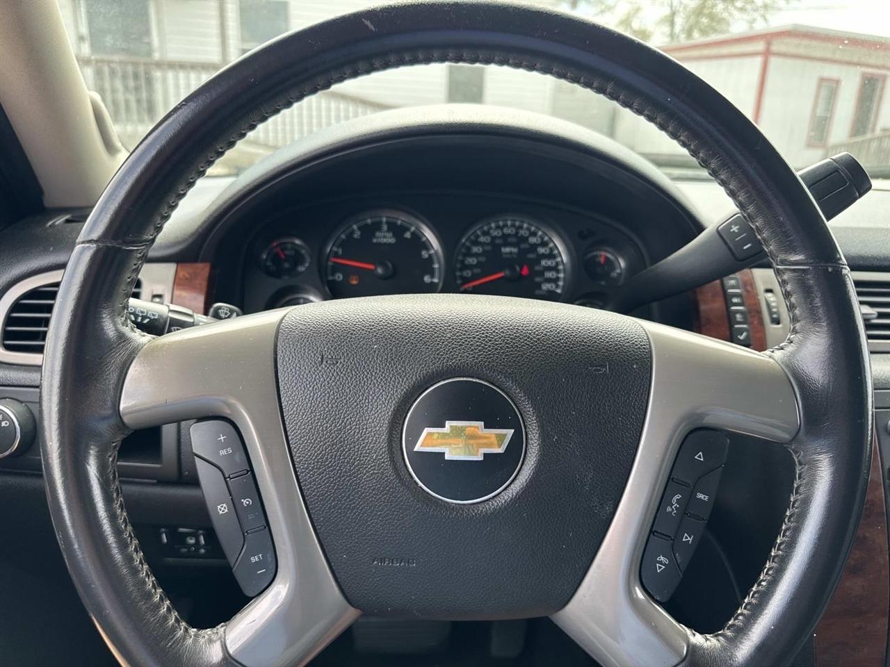 Chevrolet Suburban LT 1500 2WD 2014