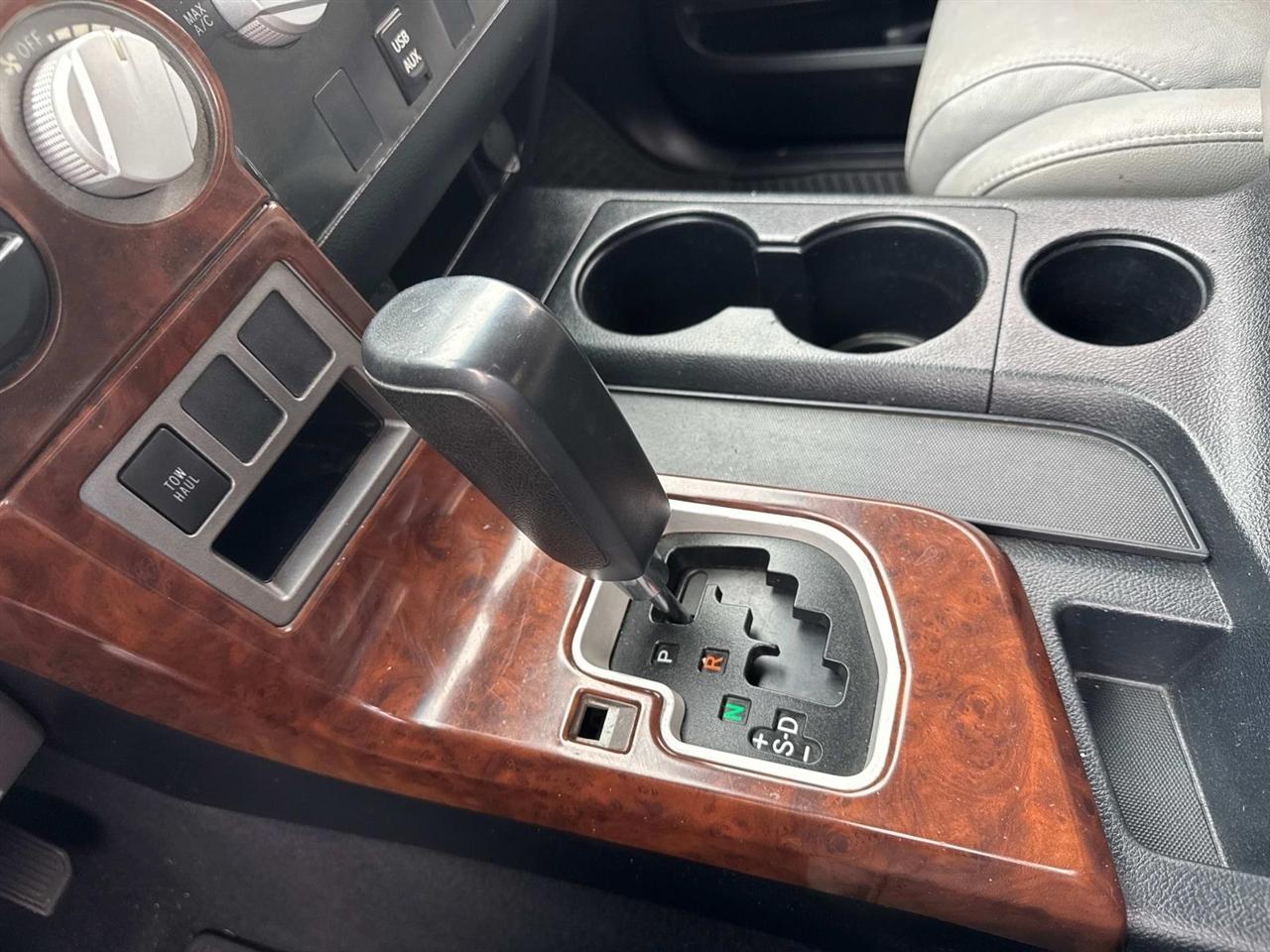 Toyota Tundra Tundra-Grade CrewMax 5.7L 2WD 2012