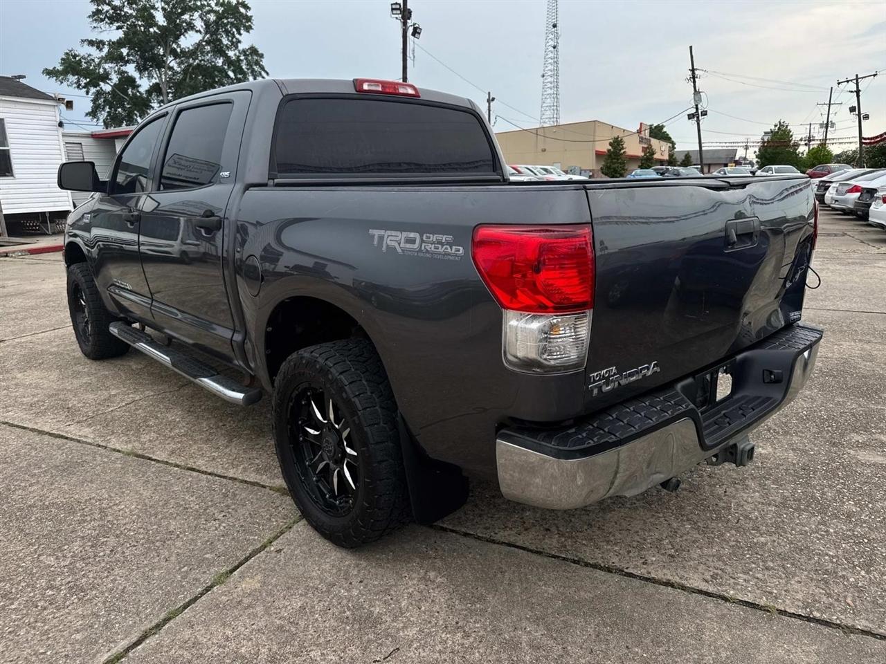 Toyota Tundra Tundra-Grade CrewMax 5.7L 2WD 2012