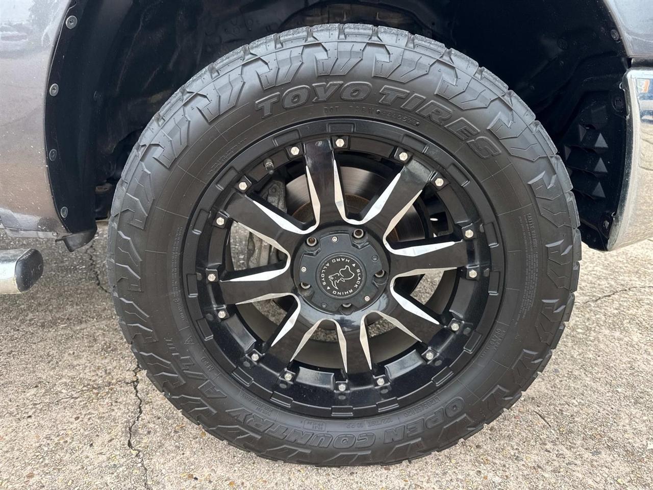 Toyota Tundra Tundra-Grade CrewMax 5.7L 2WD 2012