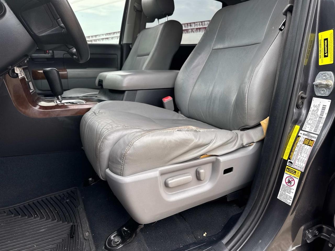 Toyota Tundra Tundra-Grade CrewMax 5.7L 2WD 2012