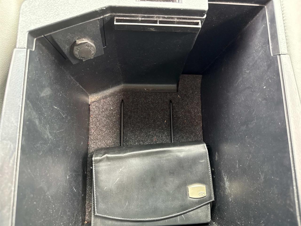 Toyota Tundra Tundra-Grade CrewMax 5.7L 2WD 2012