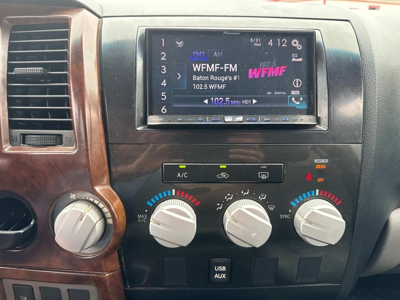 Toyota Tundra Tundra-Grade CrewMax 5.7L 2WD 2012