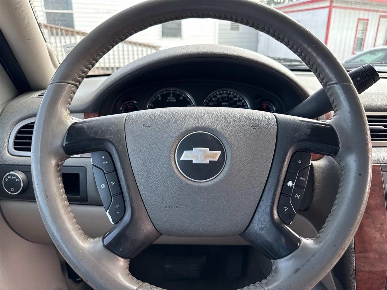 Chevrolet Suburban LTZ 1500 2WD 2008