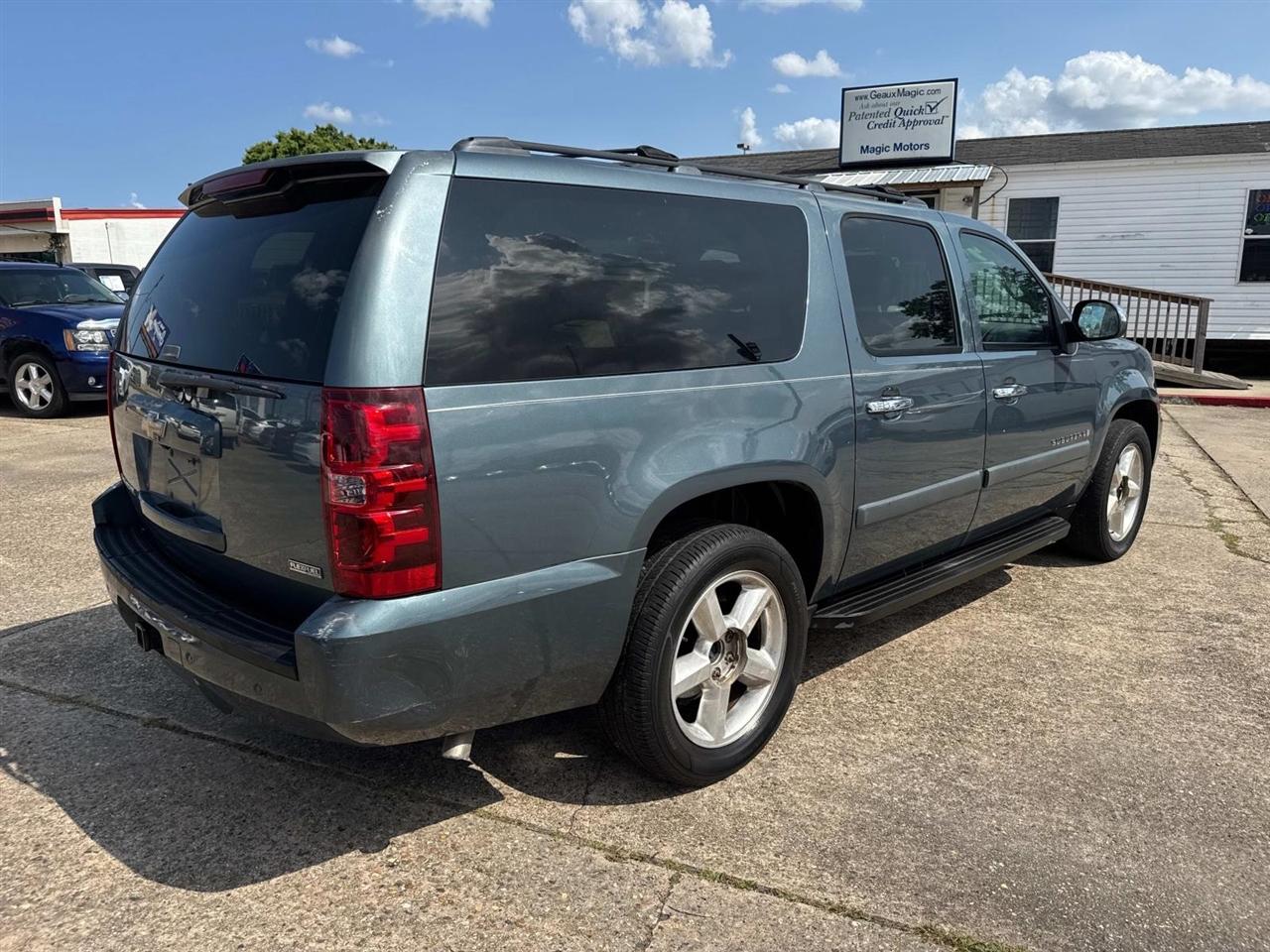 Chevrolet Suburban LTZ 1500 2WD 2008