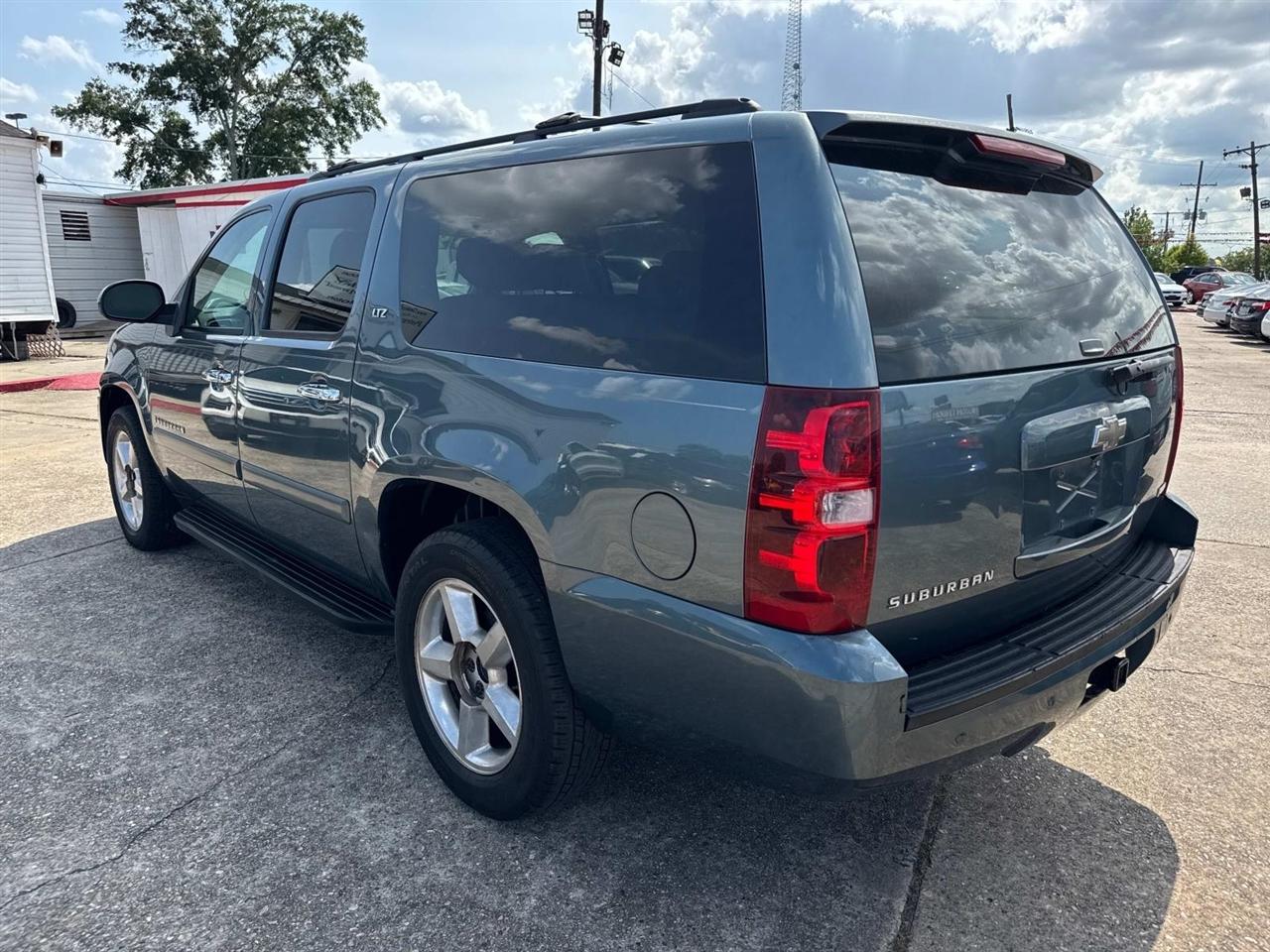 Chevrolet Suburban LTZ 1500 2WD 2008