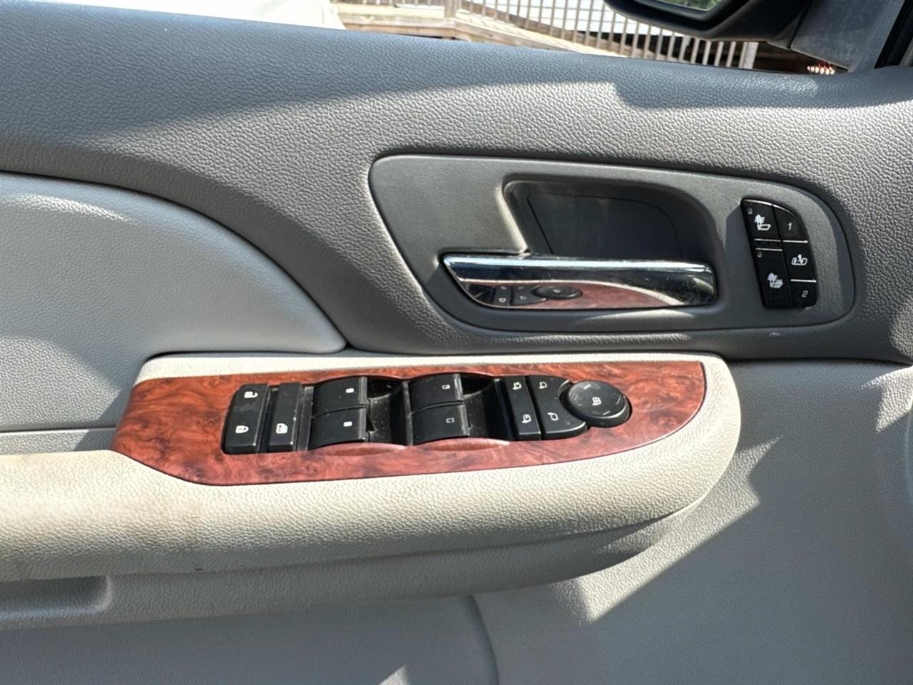 Chevrolet Suburban LTZ 1500 2WD 2008