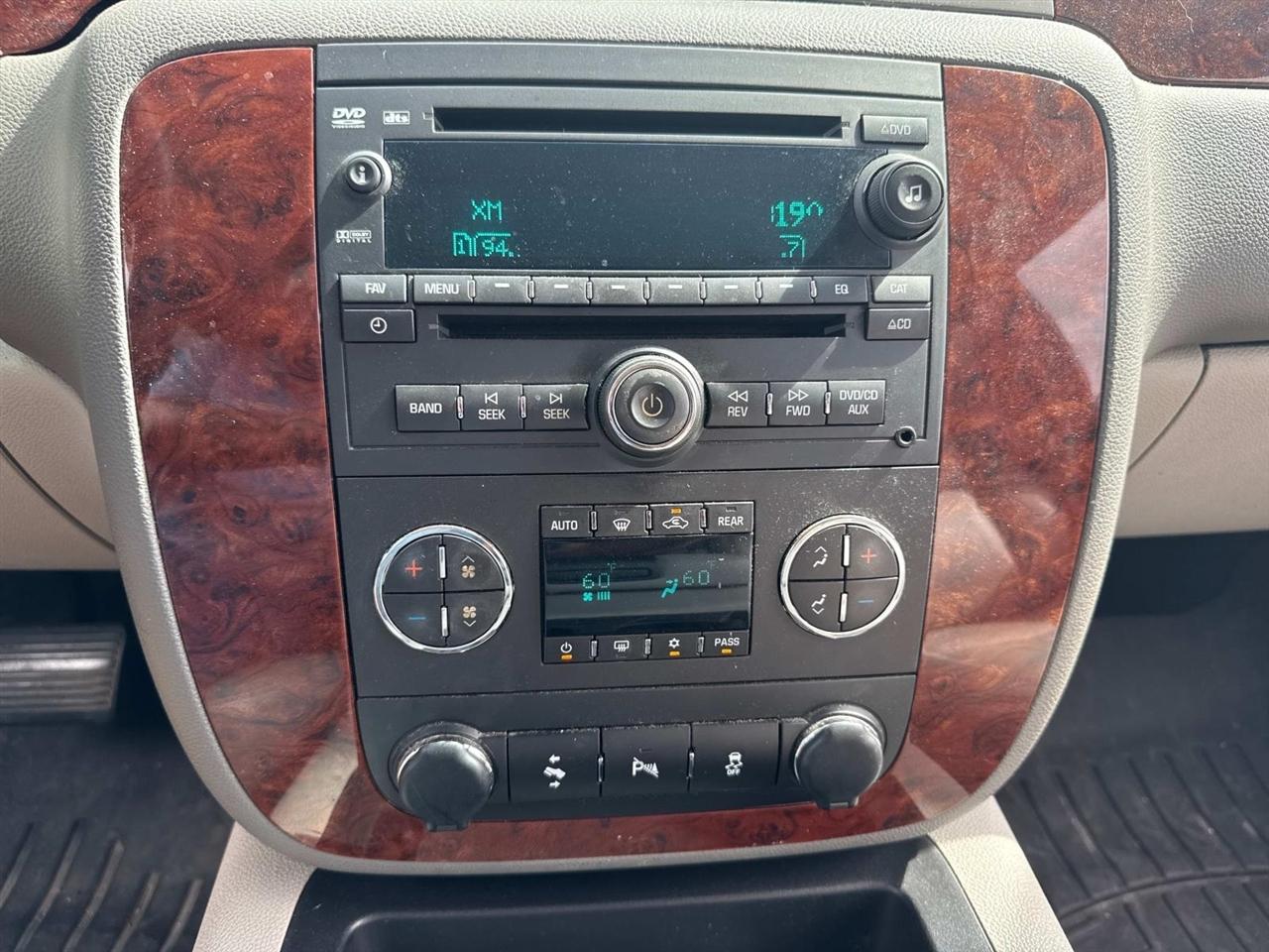 Chevrolet Suburban LT 1500 2WD 2013