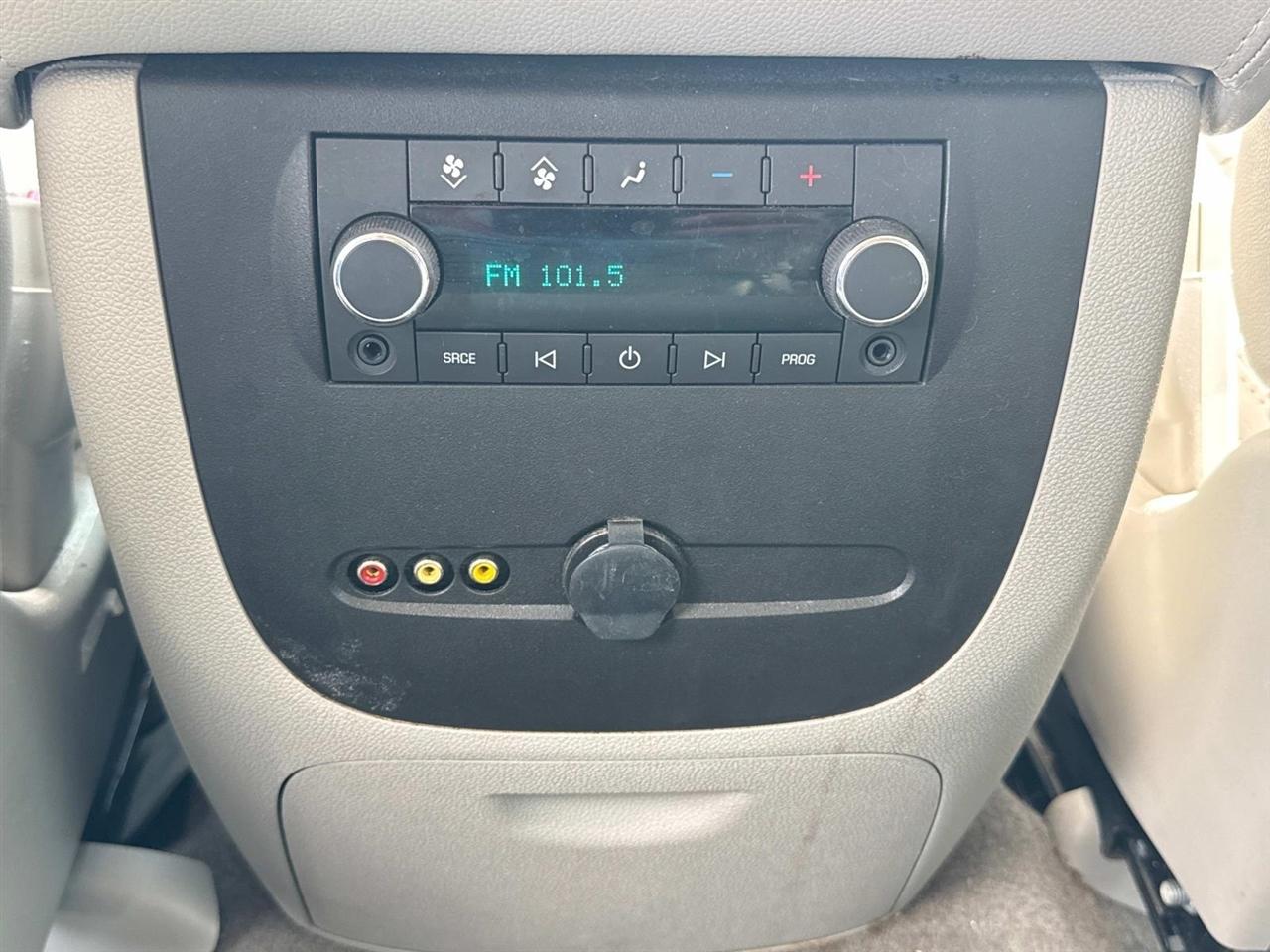 Chevrolet Suburban LT 1500 2WD 2013