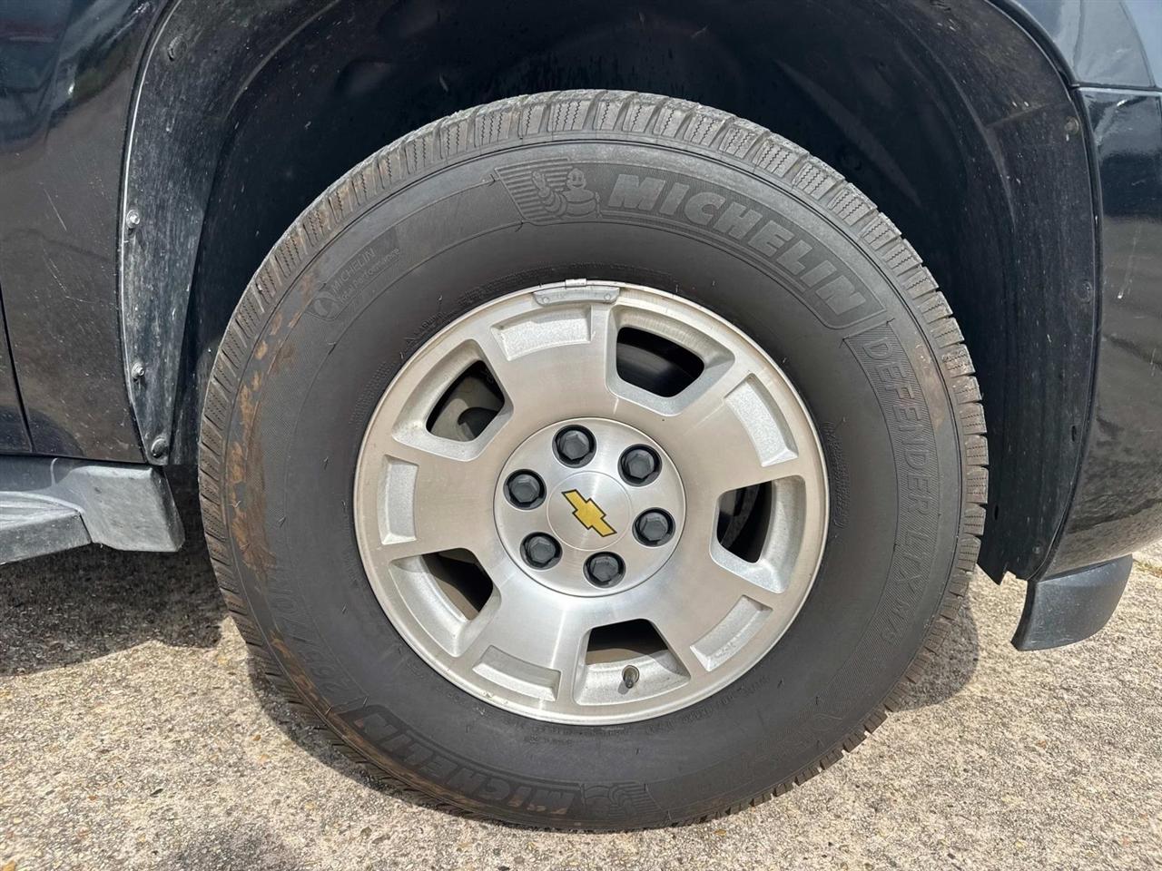 Chevrolet Suburban LT 1500 2WD 2013