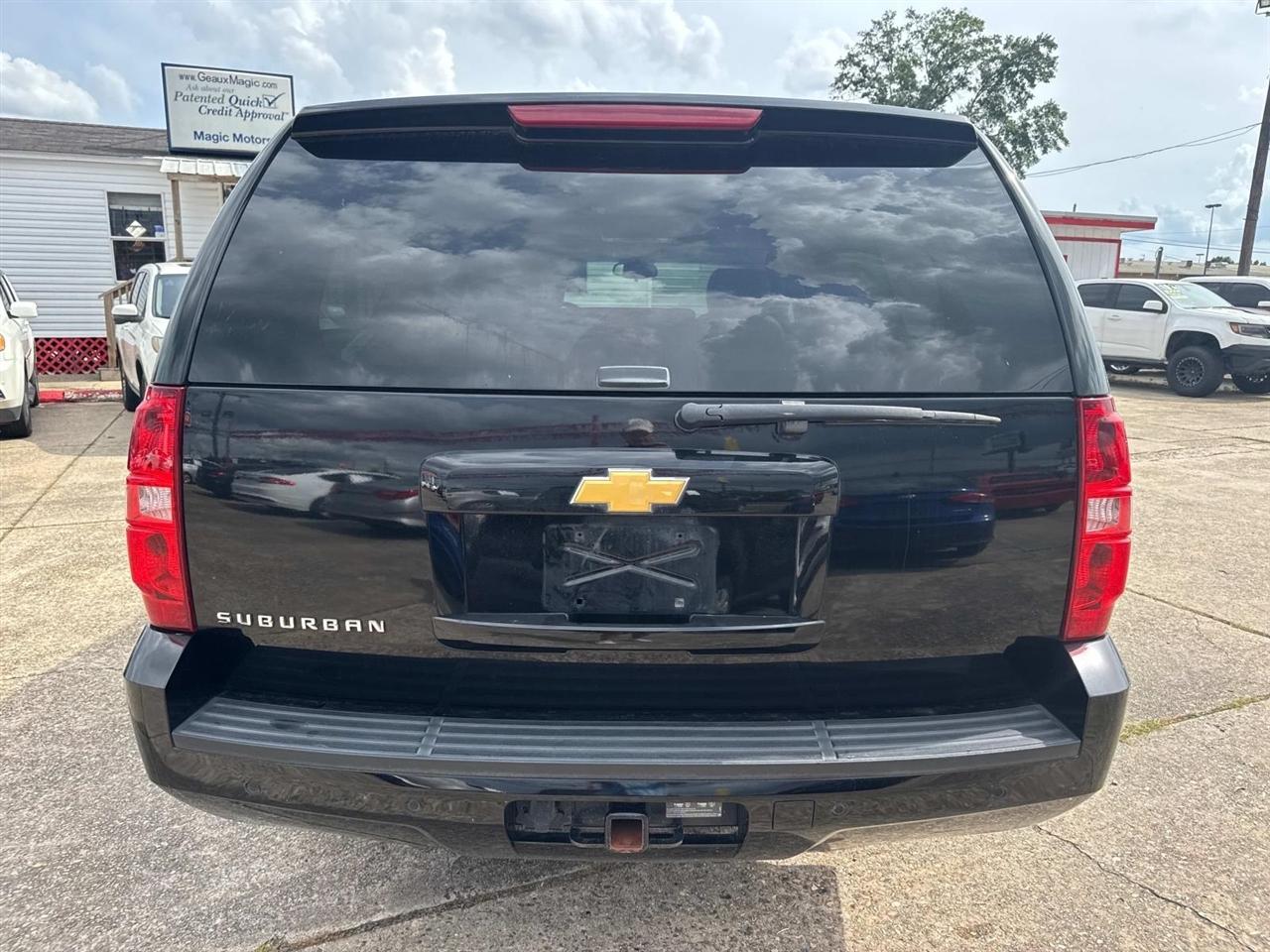 Chevrolet Suburban LT 1500 2WD 2013