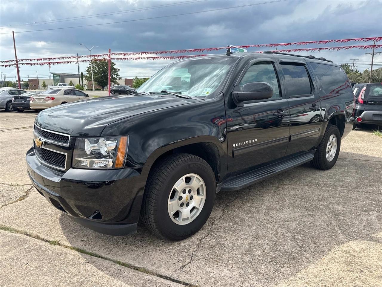 Chevrolet Suburban LT 1500 2WD 2013