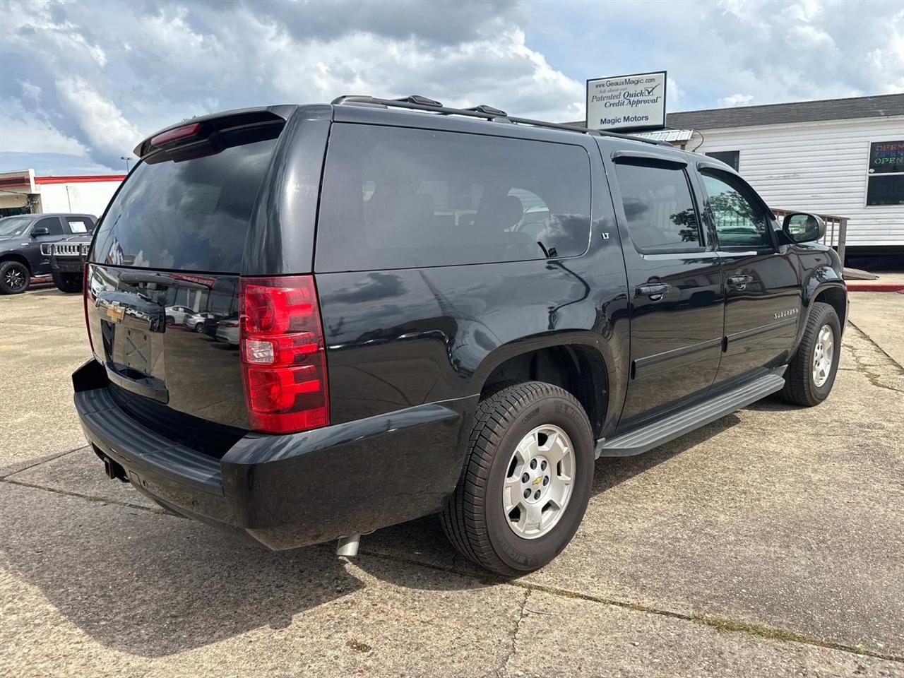 Chevrolet Suburban LT 1500 2WD 2013