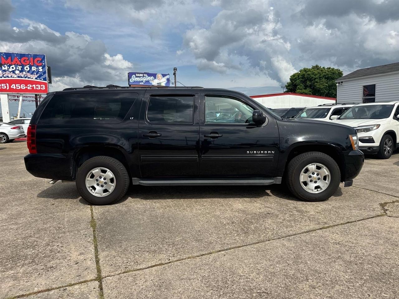 Chevrolet Suburban LT 1500 2WD 2013