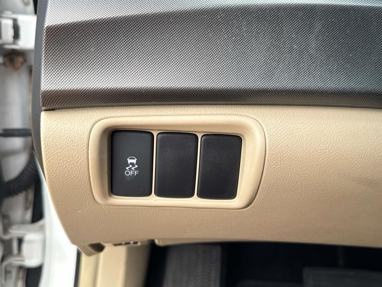 Acura TL 6-Speed AT with Tech Package and 18-In. WP 2014