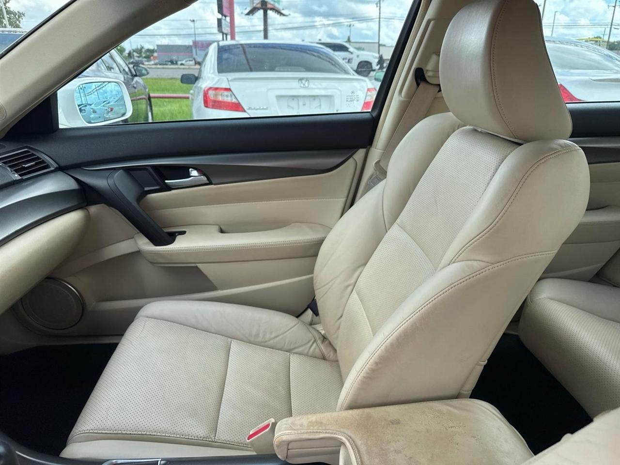 Acura TL 6-Speed AT with Tech Package and 18-In. WP 2014