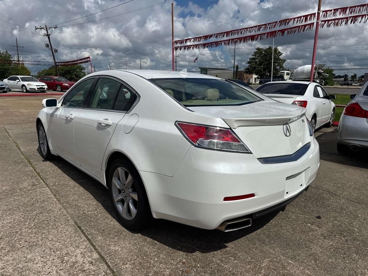Acura TL 6-Speed AT with Tech Package and 18-In. WP 2014