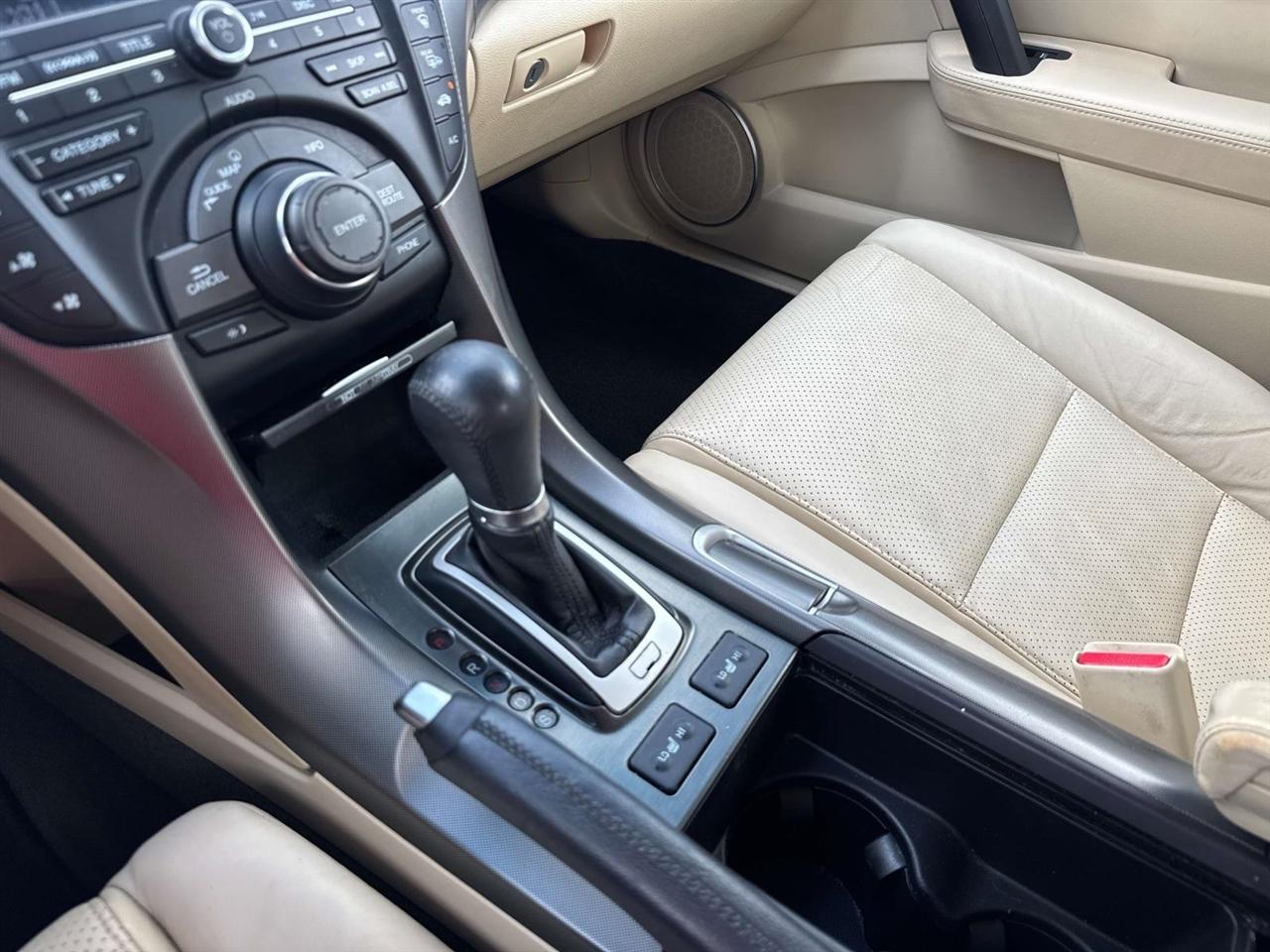 Acura TL 6-Speed AT with Tech Package and 18-In. WP 2014