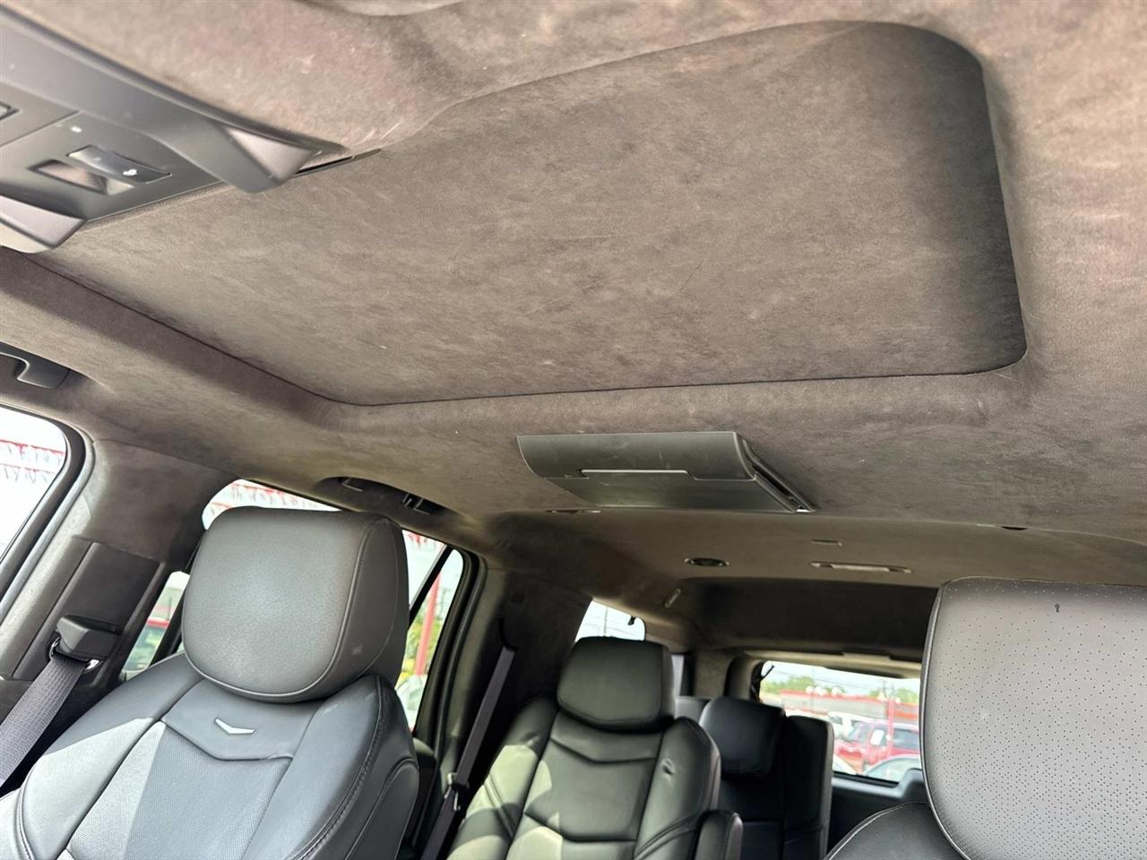 Cadillac Escalade Platinum 2WD 2017