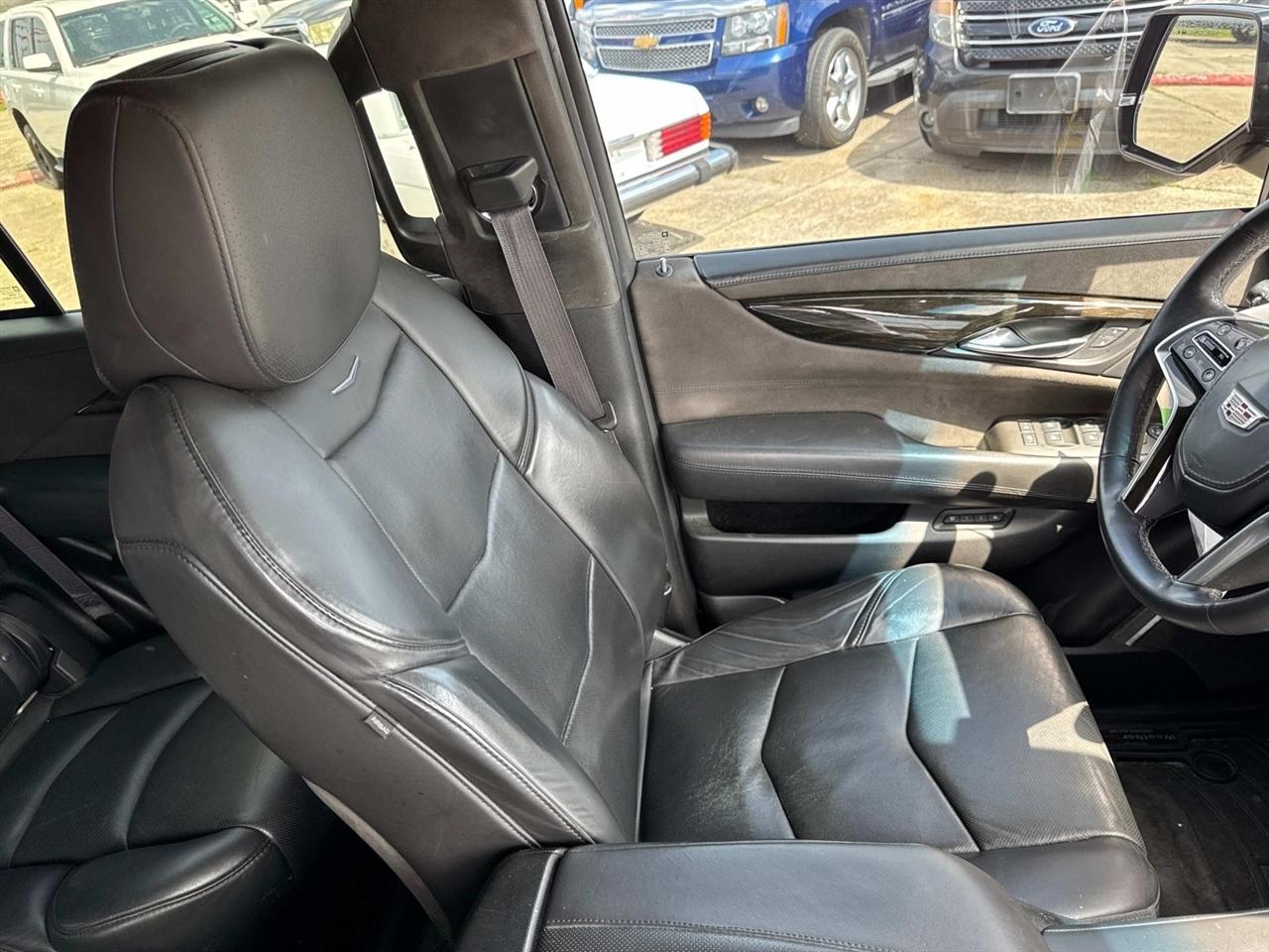 Cadillac Escalade Platinum 2WD 2017