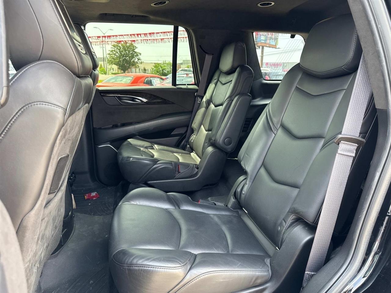 Cadillac Escalade Platinum 2WD 2017