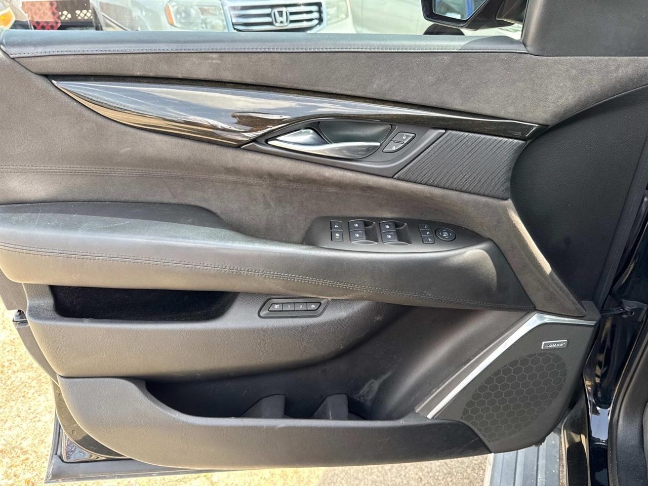 Cadillac Escalade Platinum 2WD 2017