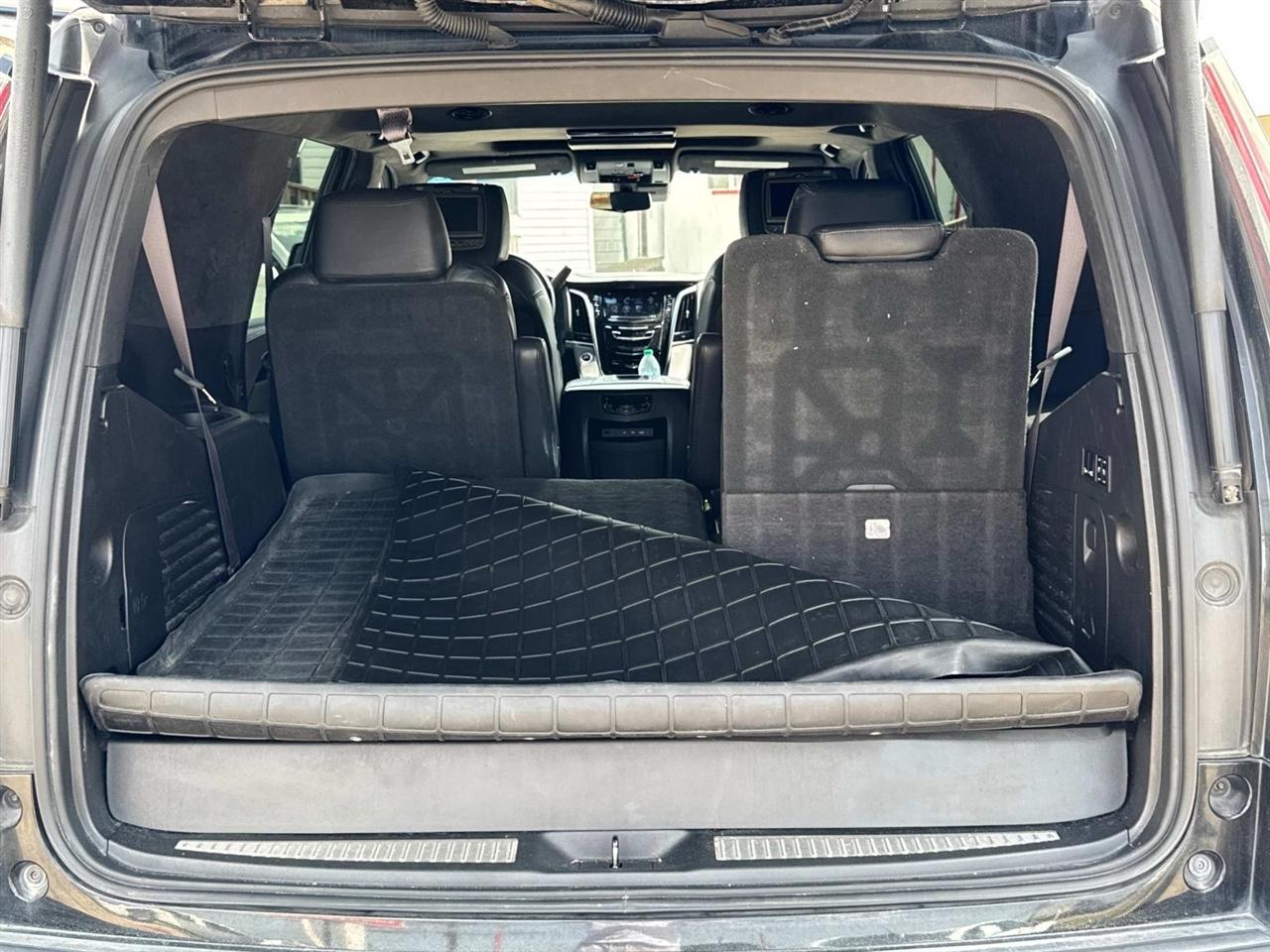 Cadillac Escalade Platinum 2WD 2017