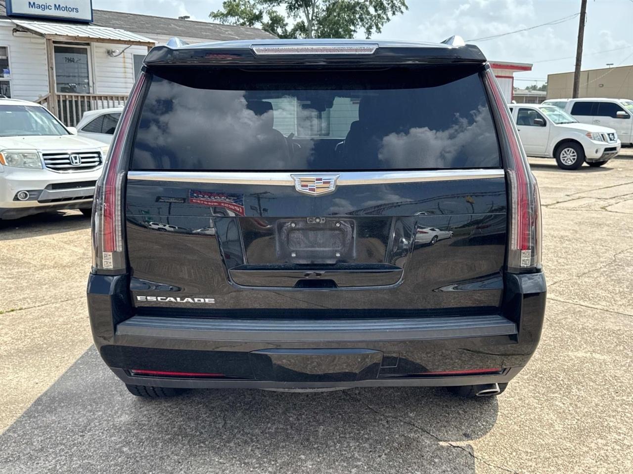 Cadillac Escalade Platinum 2WD 2017