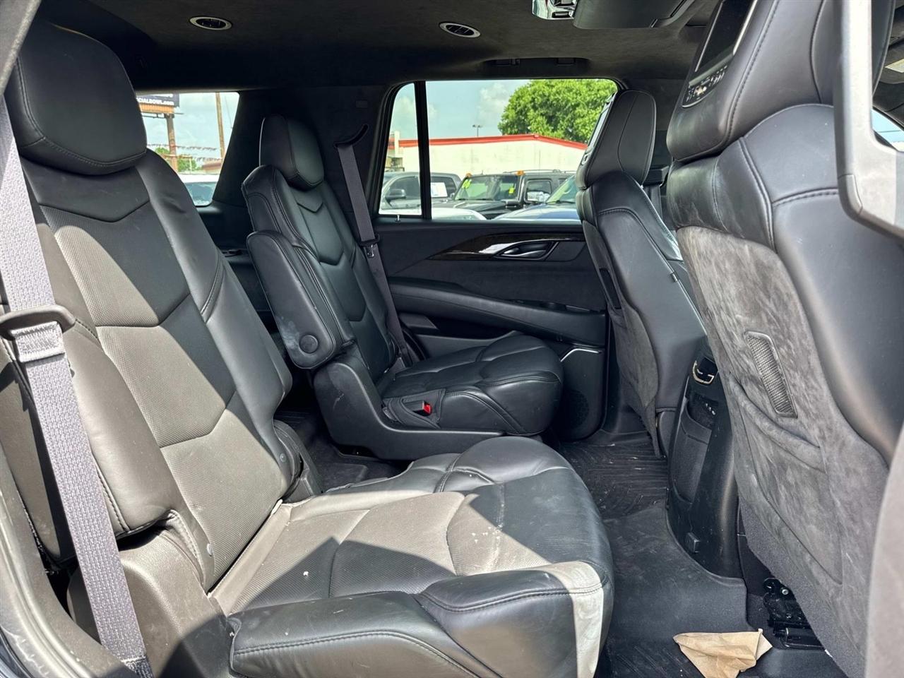 Cadillac Escalade Platinum 2WD 2017