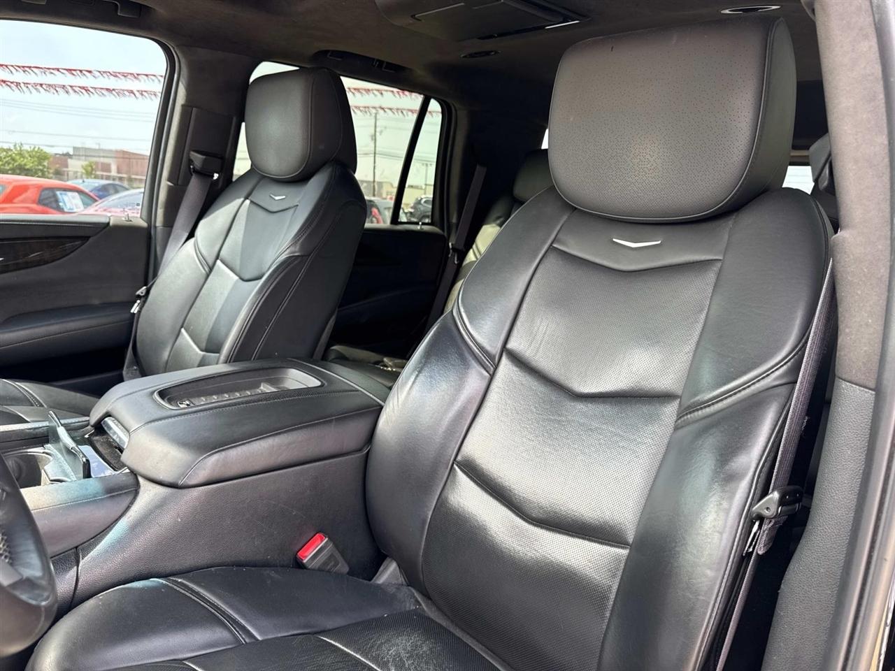 Cadillac Escalade Platinum 2WD 2017