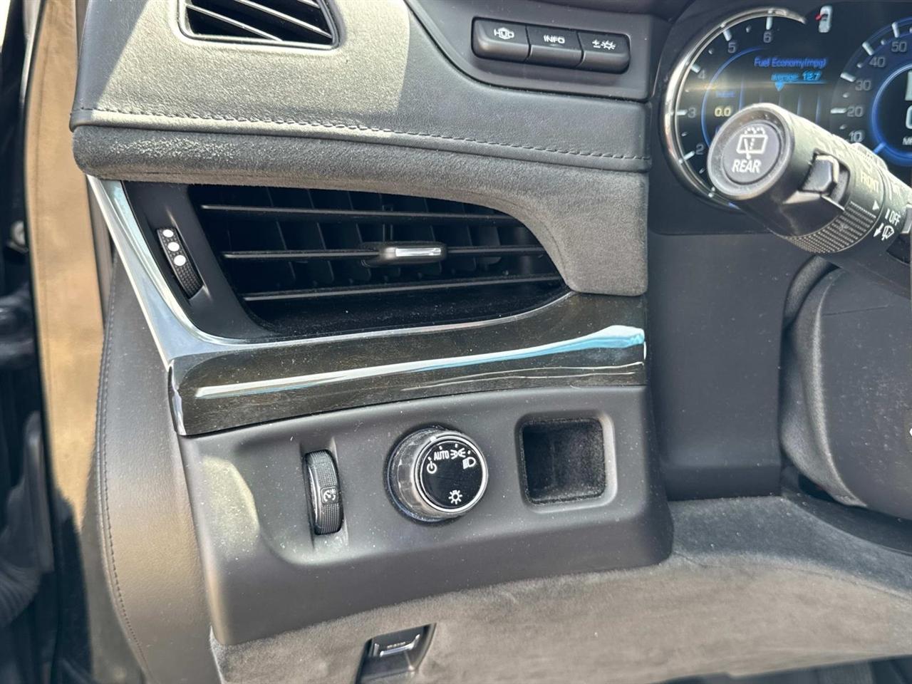 Cadillac Escalade Platinum 2WD 2017