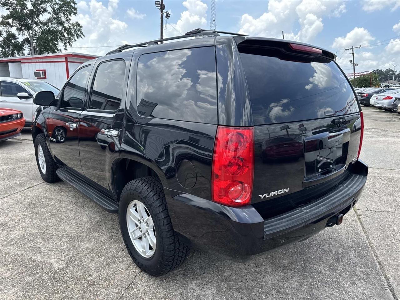 GMC Yukon SLE 2WD 2014