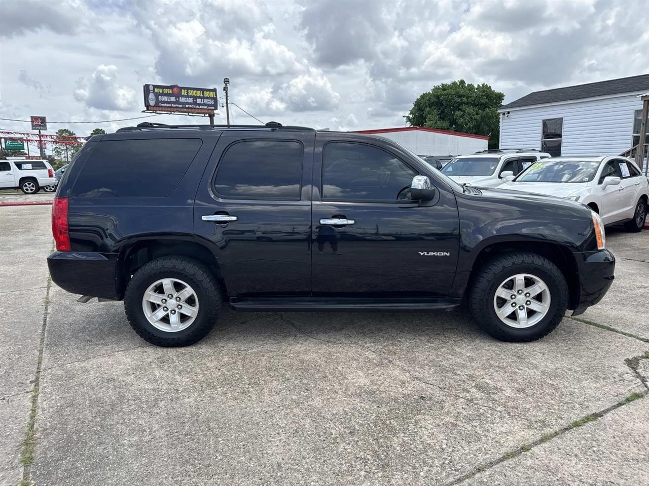 GMC Yukon SLE 2WD 2014