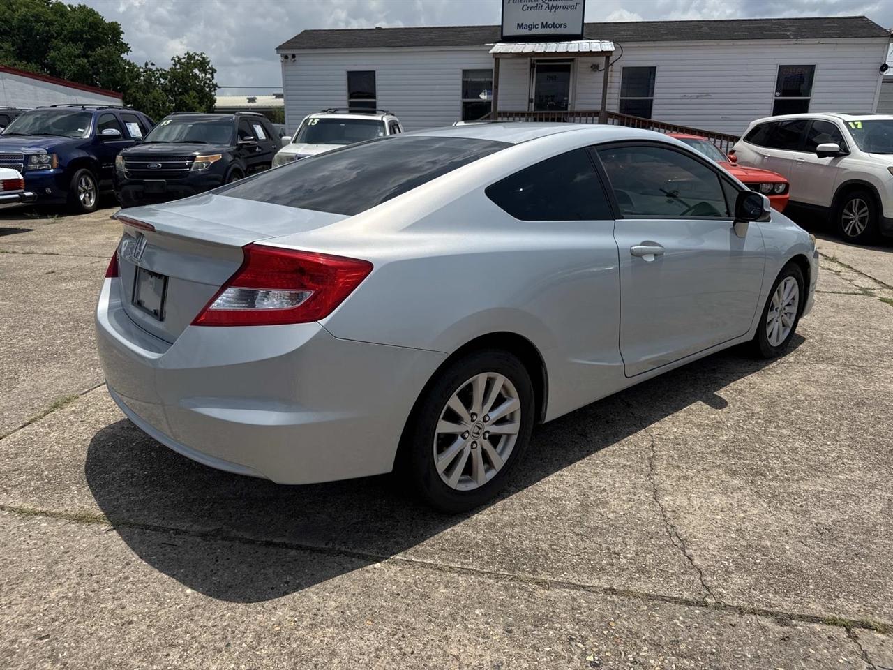 Honda Civic EX Coupe 5-Speed AT 2012