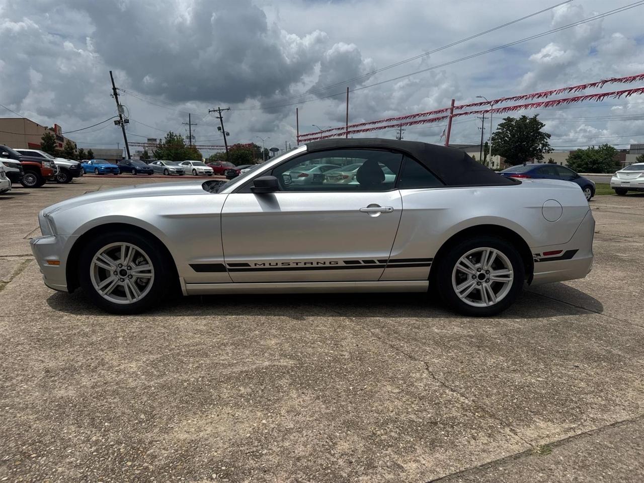 Ford Mustang V6 Convertible 2014