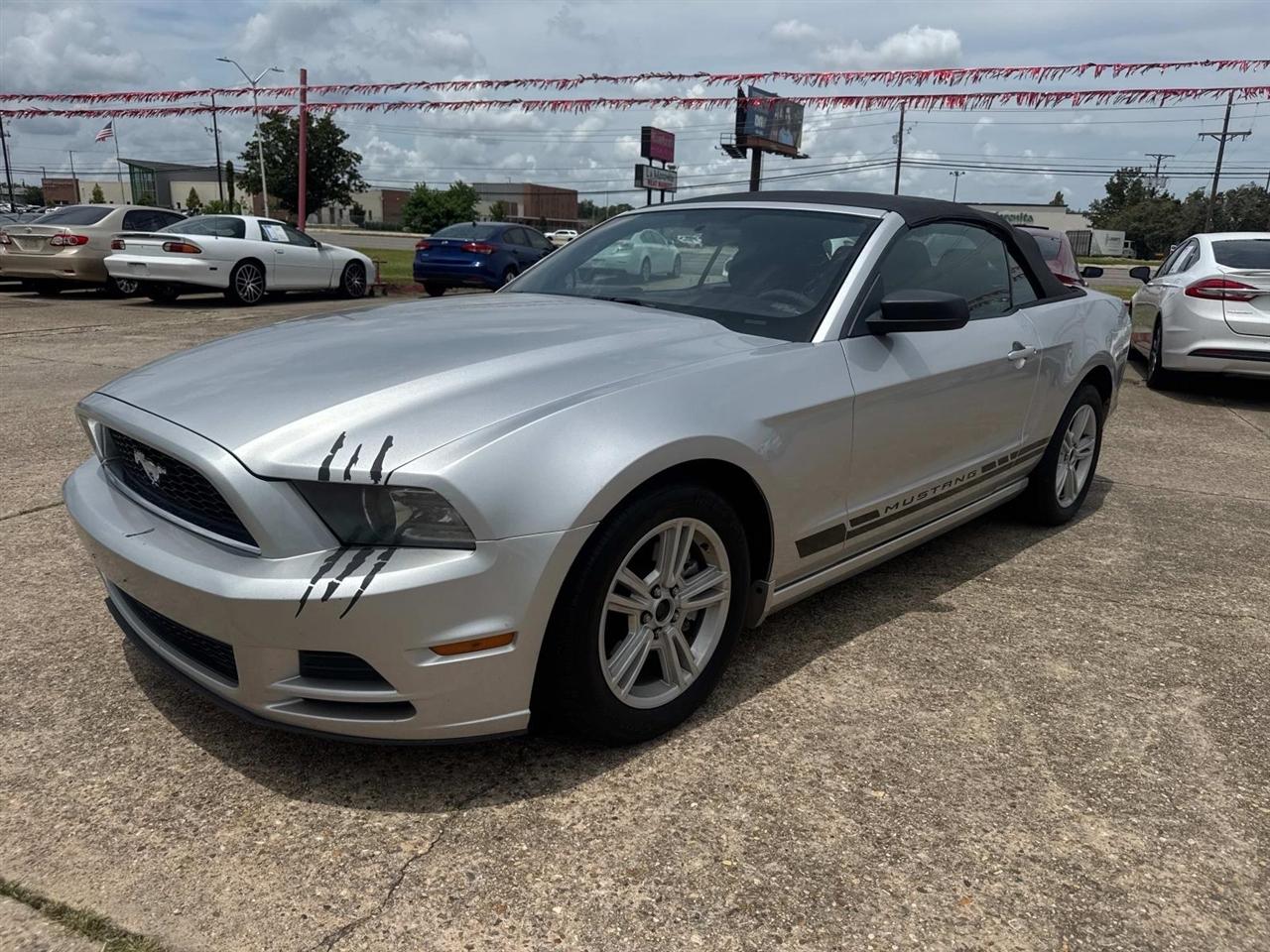 Ford Mustang V6 Convertible 2014