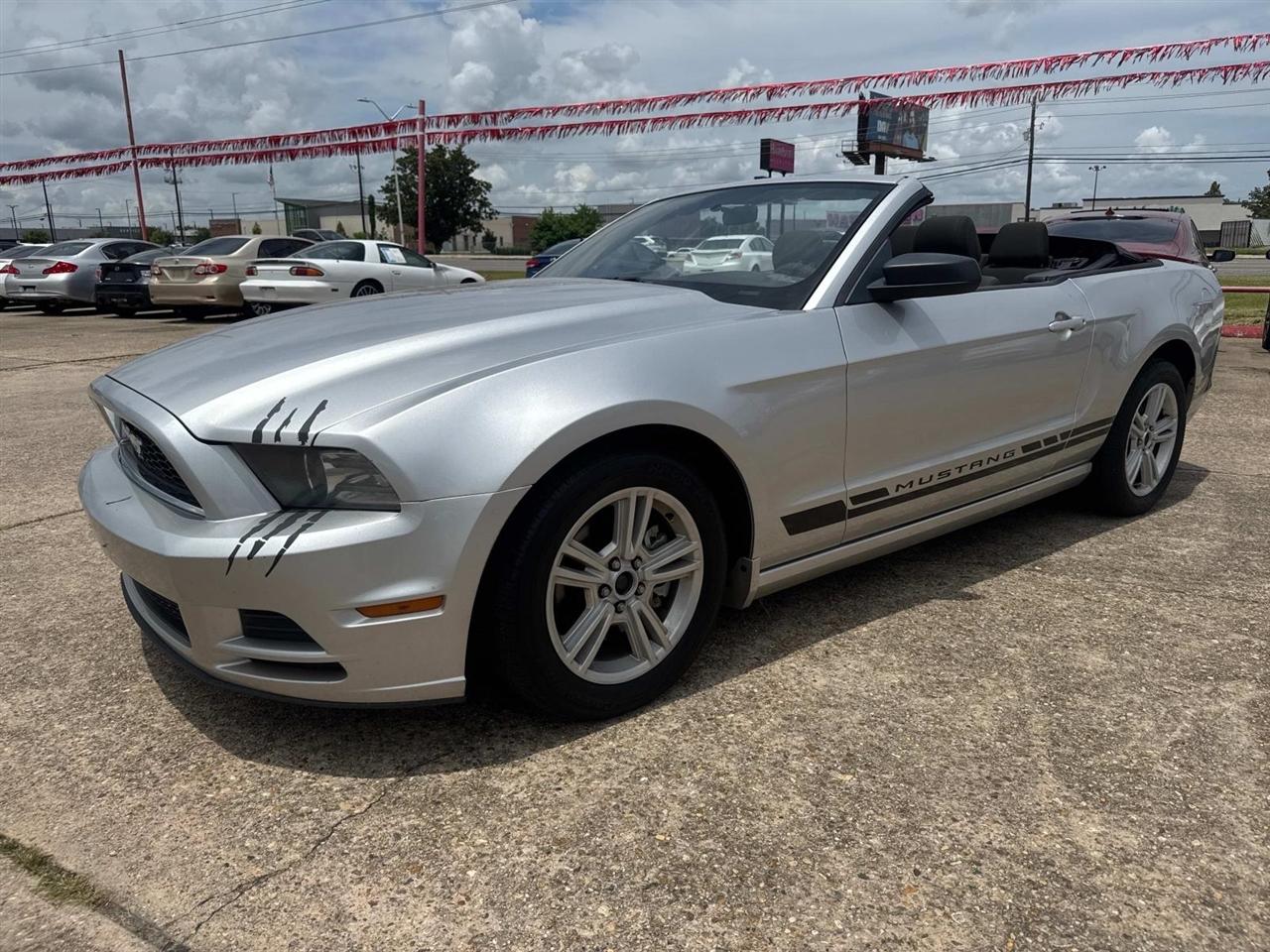 Ford Mustang V6 Convertible 2014