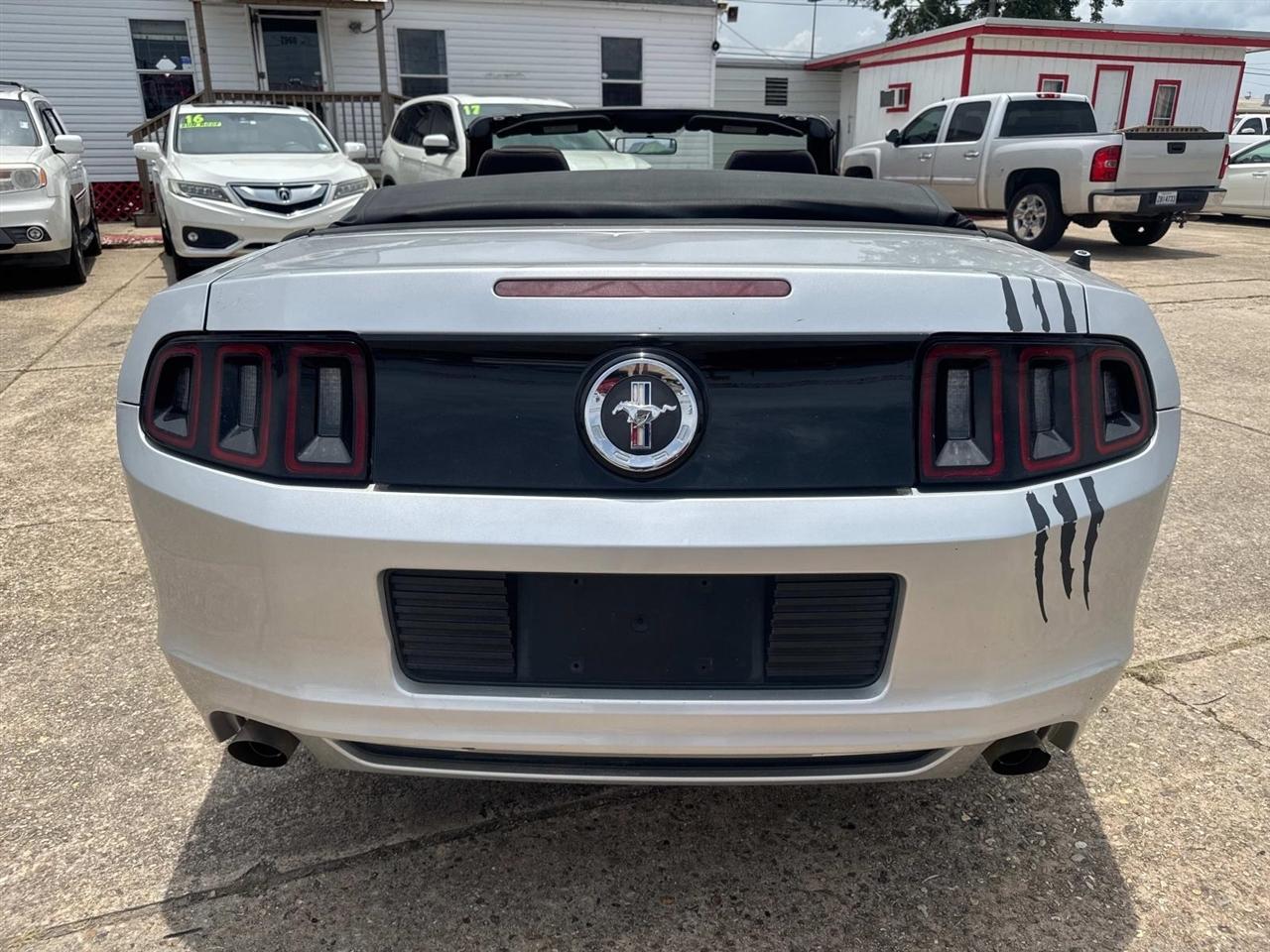 Ford Mustang V6 Convertible 2014