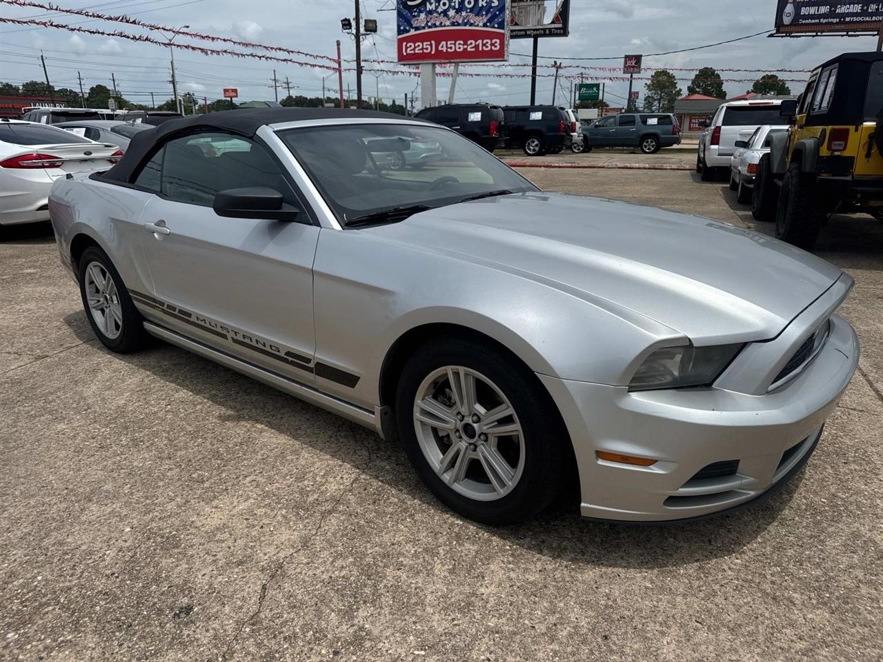 Ford Mustang V6 Convertible 2014