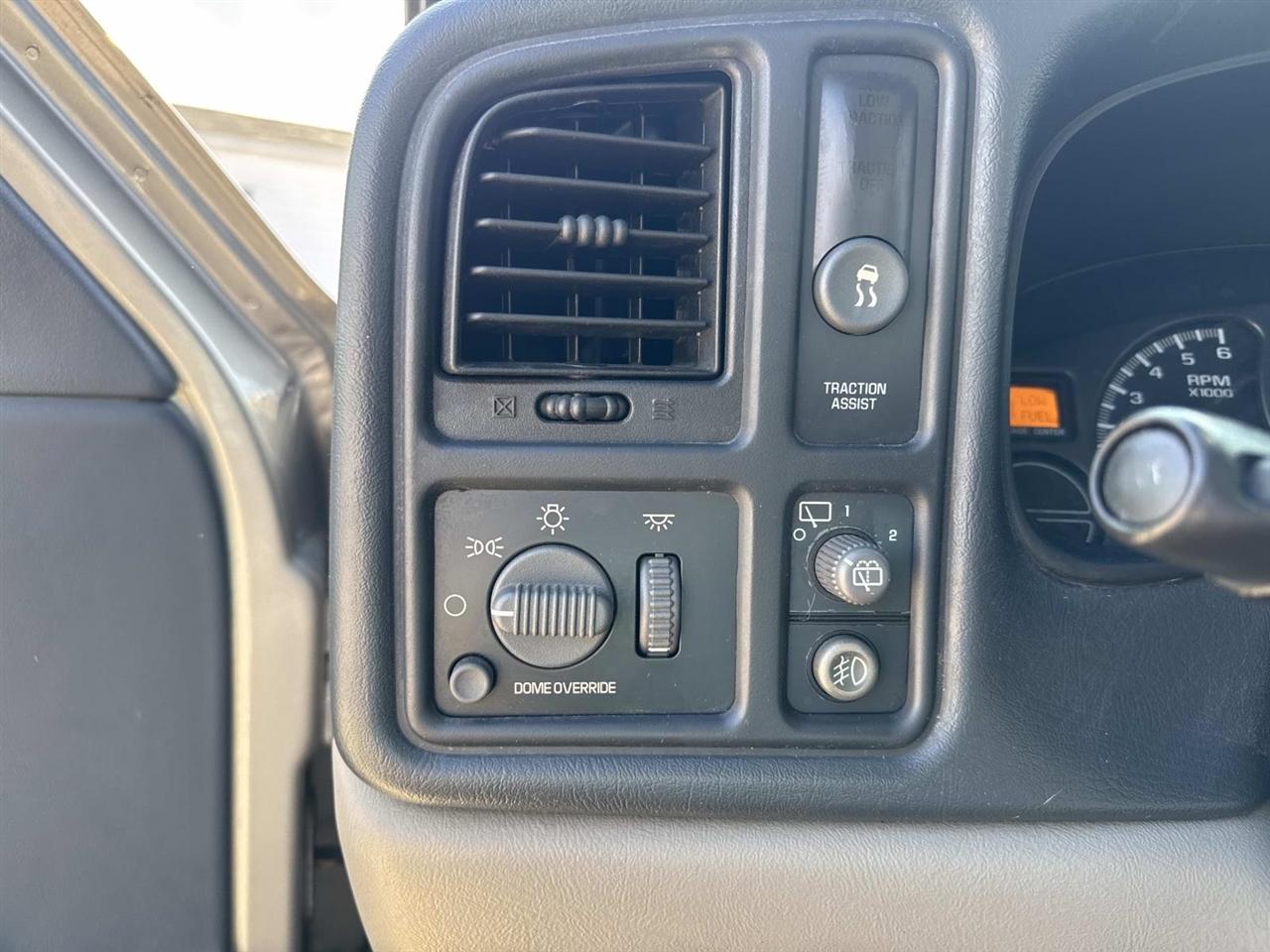 Chevrolet Tahoe 2WD 2001