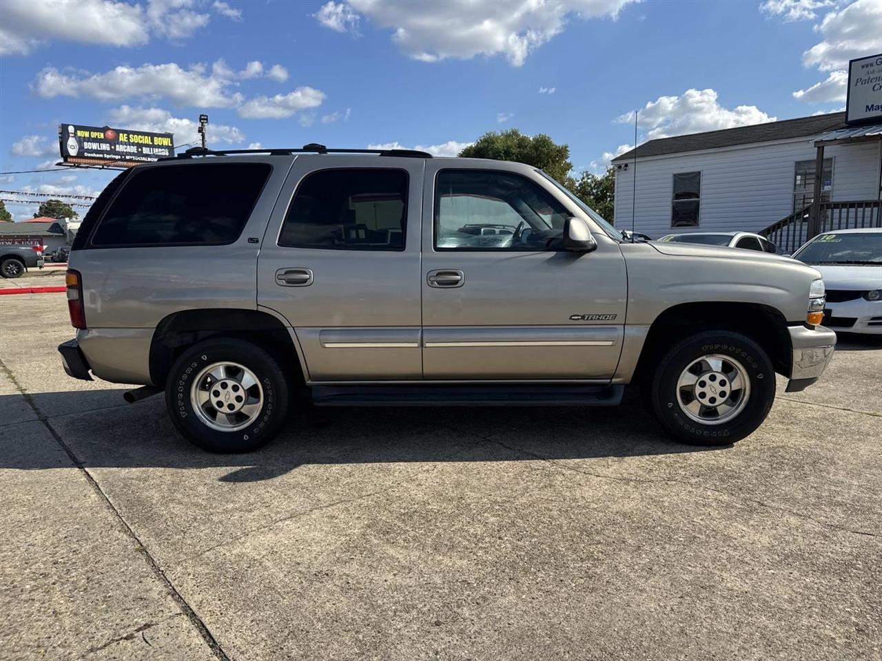 Chevrolet Tahoe 2WD 2001