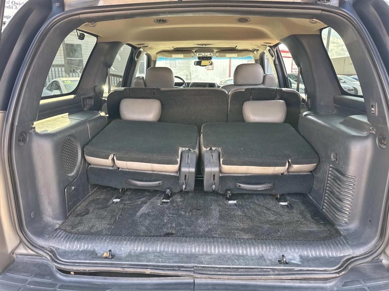 Chevrolet Tahoe 2WD 2001