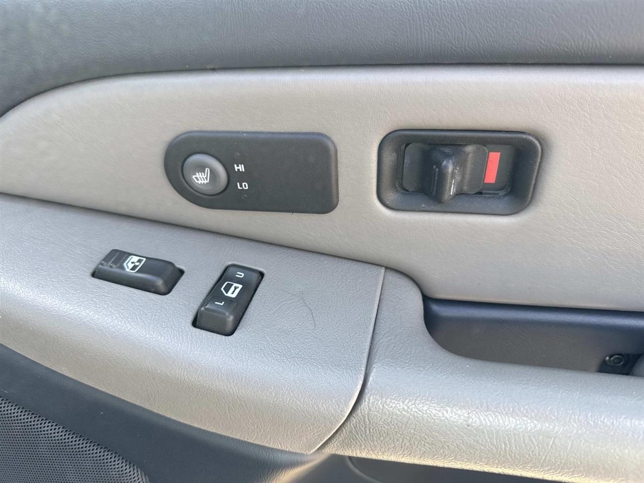 Chevrolet Tahoe 2WD 2001