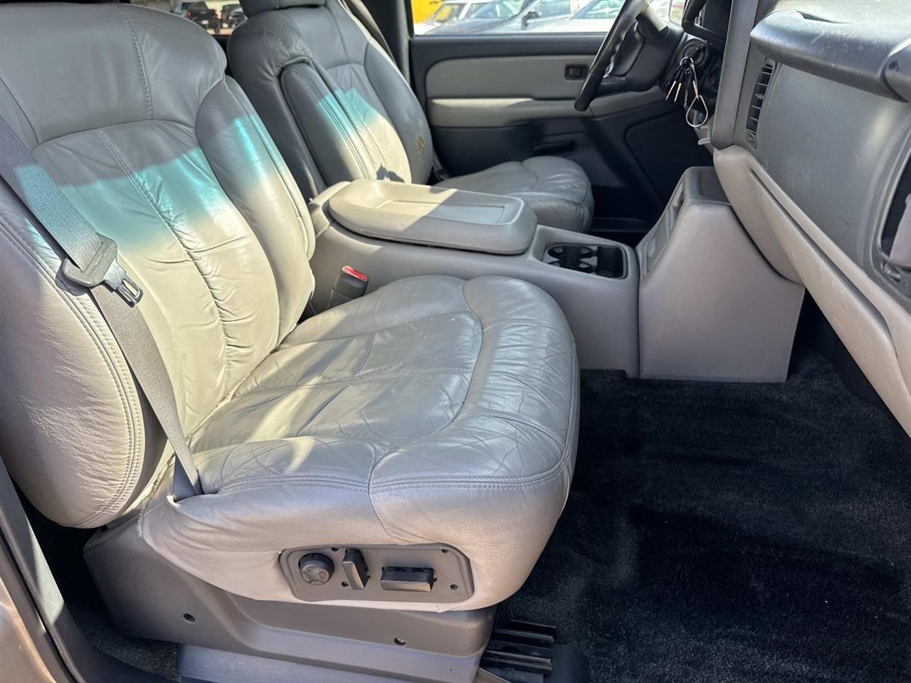 Chevrolet Tahoe 2WD 2001