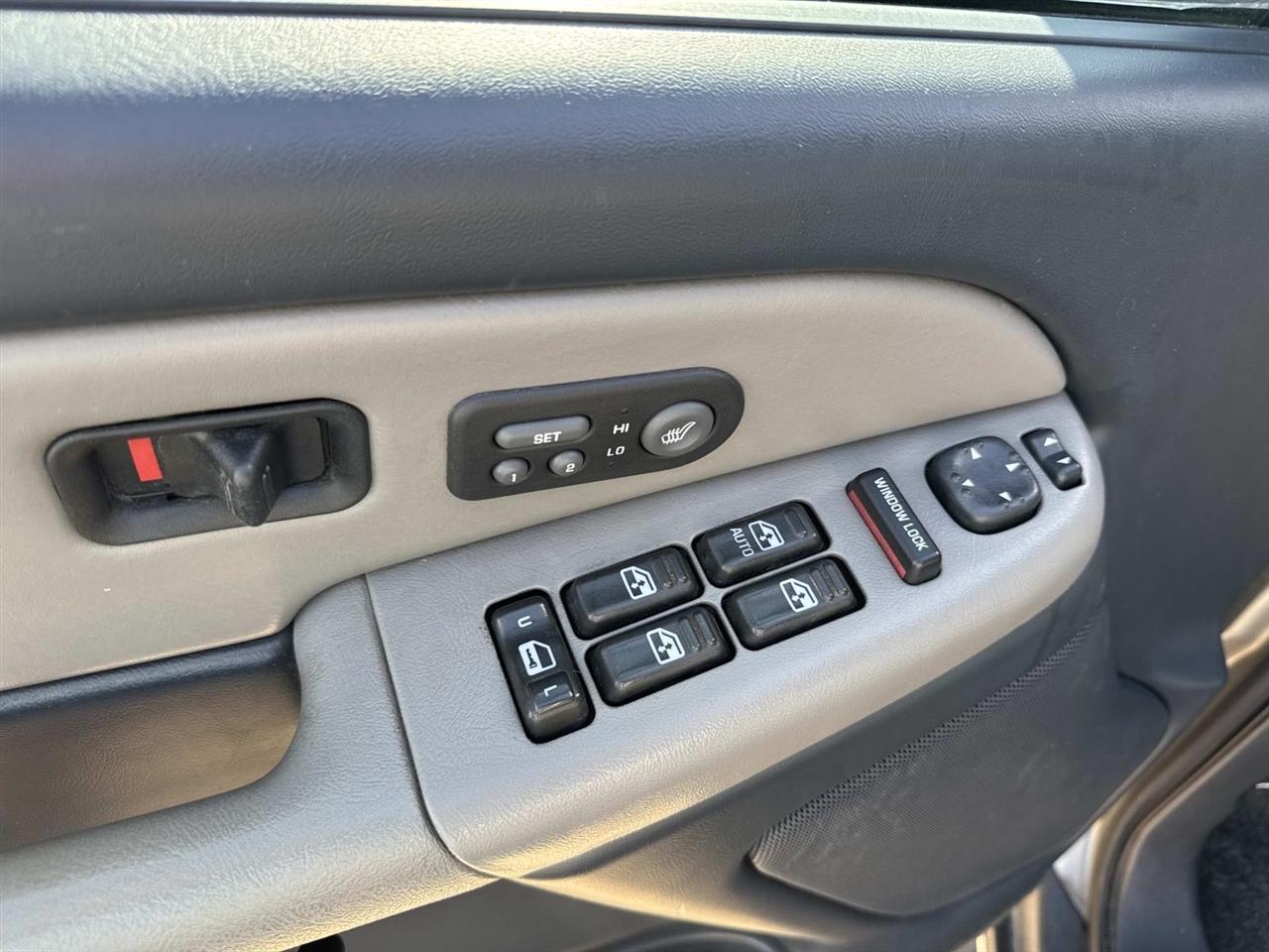 Chevrolet Tahoe 2WD 2001