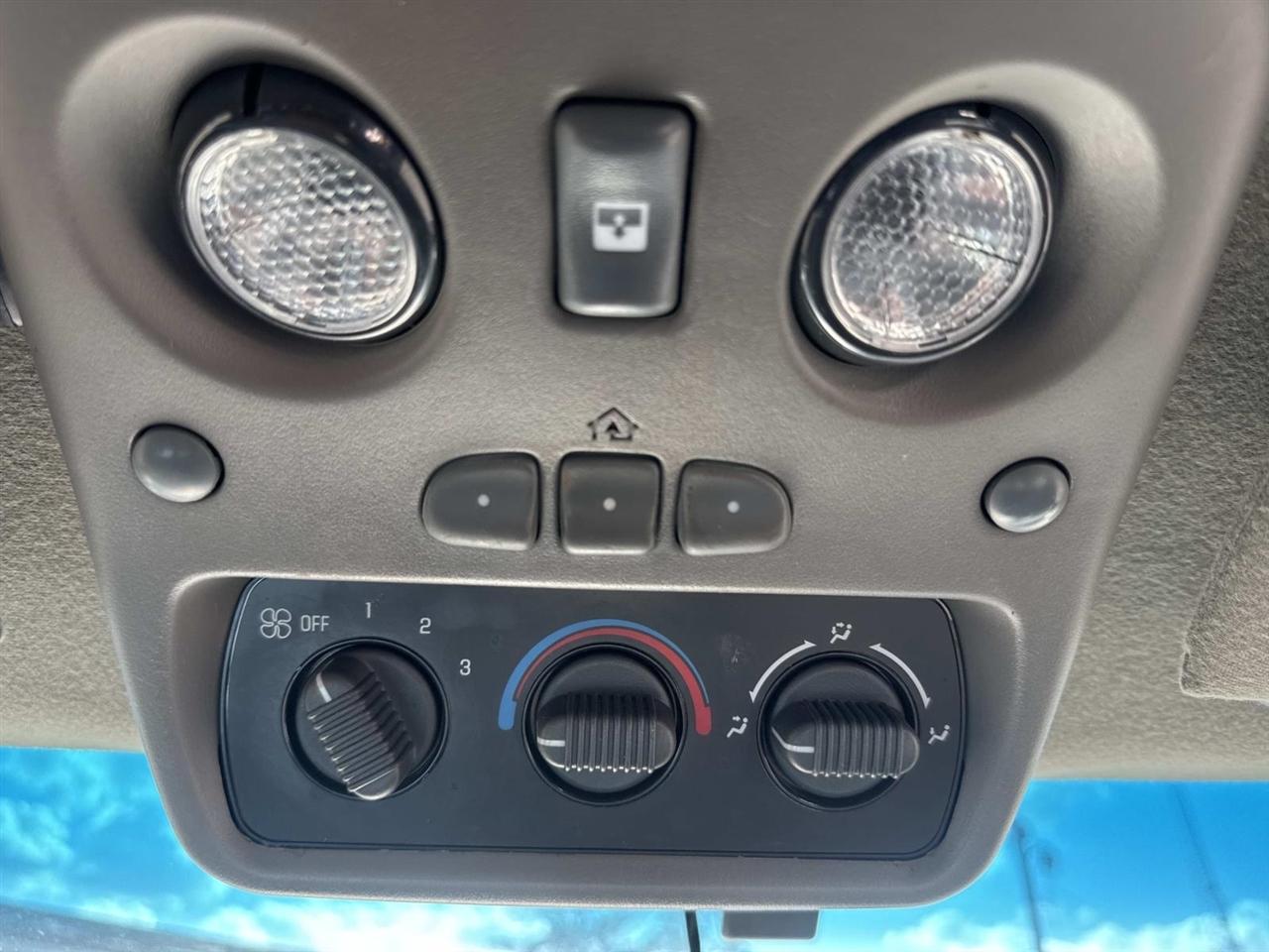 Chevrolet Tahoe 2WD 2001