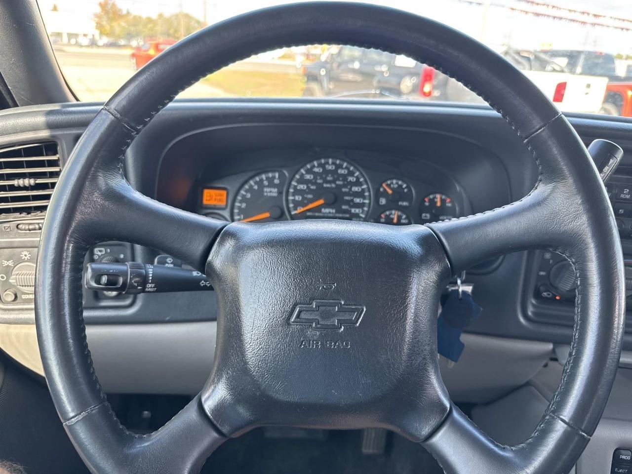 Chevrolet Tahoe 2WD 2001