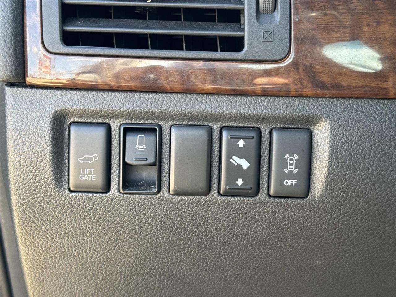 Nissan Armada Platinum 2WD 2014